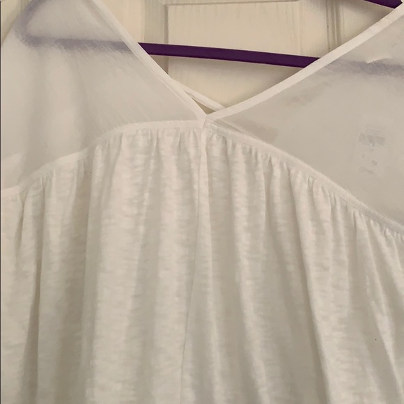 White Casual T-Shirt - Picture 2 of 8